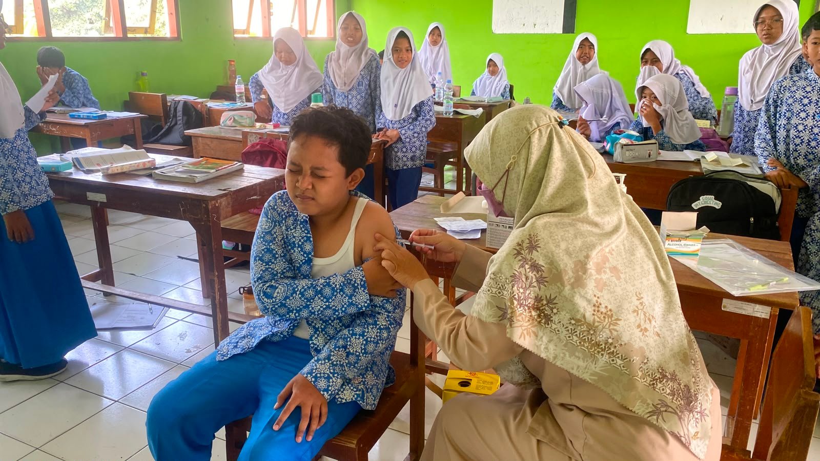 Bulan Imunisasi Anak Sekolah (BIAS) di SD Negeri 2 Wijirejo